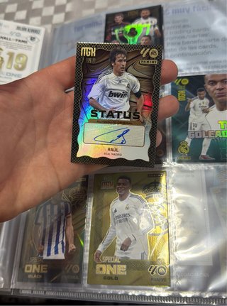 Raúl González Autógrafo Original Megacracks 26-27