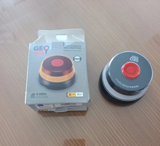 Luz de emergencia V16 GEO CONECTADA DGT