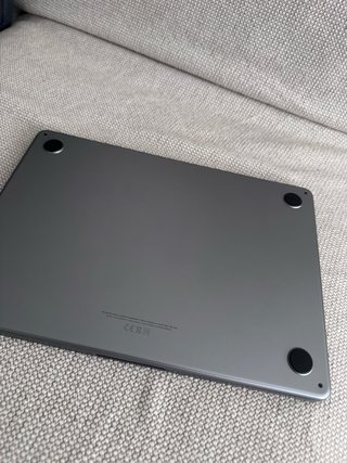 MacBook Air M2 13” Gris Espacial