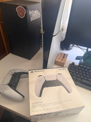 PlayStation 5 Digital Edition con 2 mandos