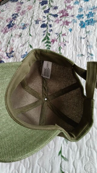 Gorra verde estilo béisbol