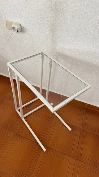 Mesita auxiliar cristal y metal