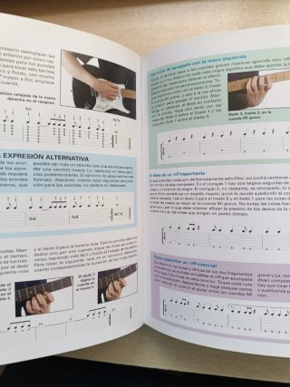 Aprenda a tocar la guitarra eléctrica y acústic...