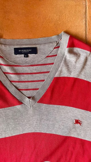 Jersey Burberry Rayas Rojas y Grises Talla XL