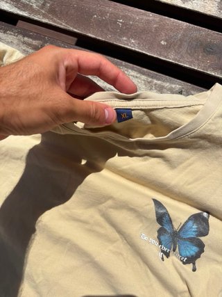 T-shirt Gialla con Farfalla Blu - Taglia XL