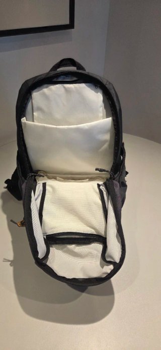 Mochila Quechua 30L Negra/Gris