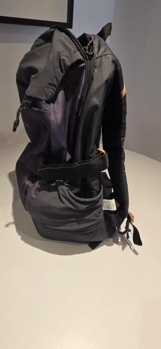 Mochila Quechua 30L Negra/Gris
