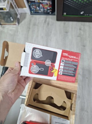 Nintendo New 2DS XL Poké Ball Edition