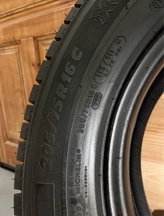 2 Ruedas Michelin Agilis 205/75R 16C