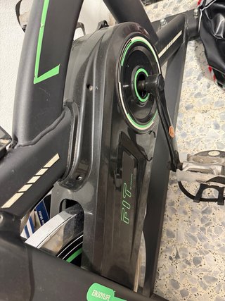 Bicicleta Spinning 25kg Inercia Volante Cecotec.