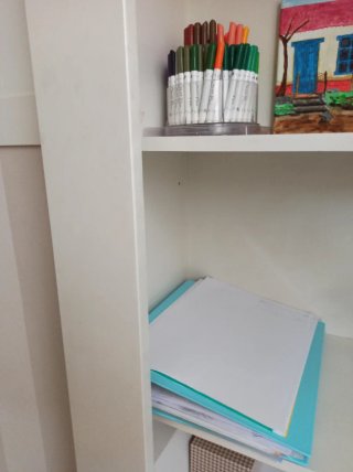 Estantería blanca de madera