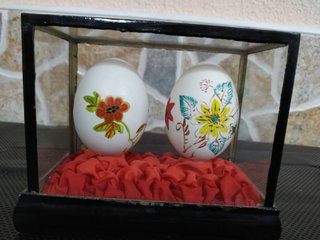 2 Uova Decorate con Fiori e Uccelli