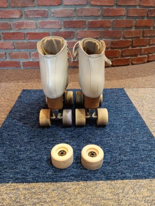 Patines de 4 ruedas blancos
