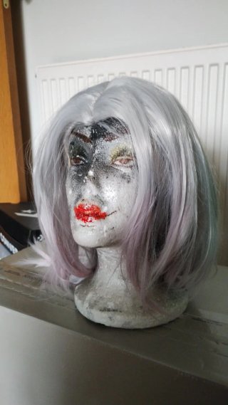 Peluca gris