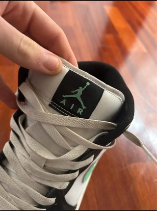 Jordan 1 Mid Taglia 42.5