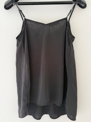Blusa negra con encaje