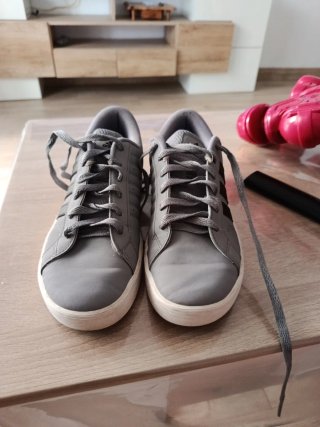 Zapatos Adidas Gris Talla 38.5.