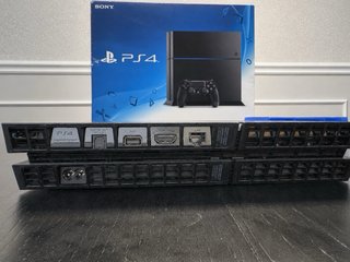 PS4 500GB con mando y 4 juegos