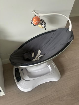 Mecedora eléctrica bebé 4moms