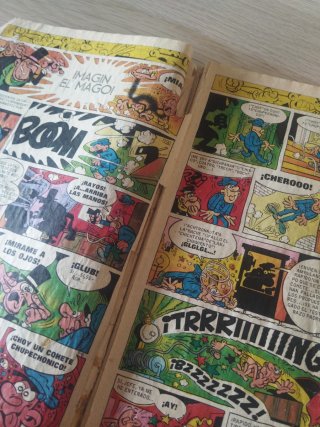 Comic tebeos de Mortadelo y Filemón.