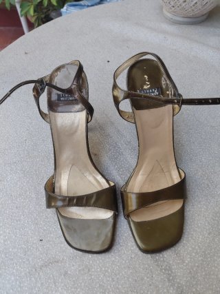 Sandalias Stuart Weitzman Oro Verde Talla 38