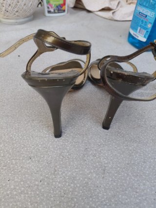 Sandalias Stuart Weitzman Oro Verde Talla 38