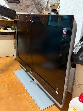 Televisor Philips 42”Negro con su TDT y sus mandos