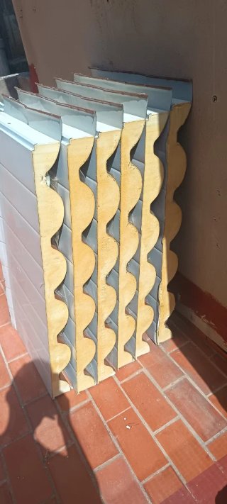 Panel sándwich aislante