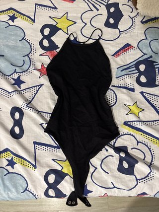 Body negro de tirantes
