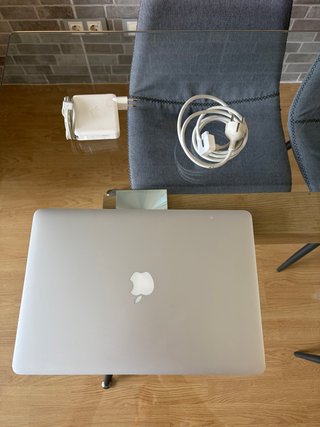 MacBook Pro 15” i7 16GB RAM 256GB SSD