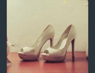 Zapatos de tacón Pura López Novia Beige