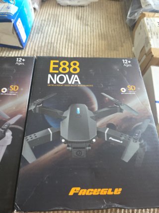3 Droni E88 E99 NOVA di FaceGLE