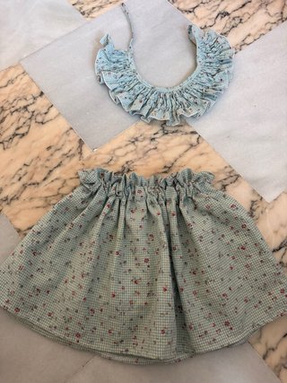 Conjunto falda y cuello estampado floral