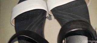 Sandalias Clarks Negras y Blancas