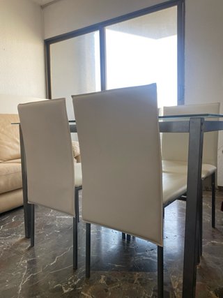 Comedor moderno minimalista mesa y 4 sillas