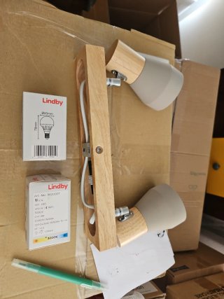 Lámpara de techo Lindby madera y metal