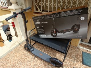 Patinete Eléctrico Ninebot F2 con Caja