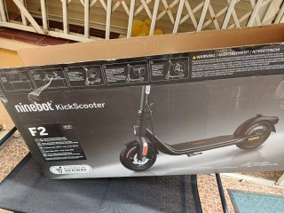 Patinete Eléctrico Ninebot F2 con Caja