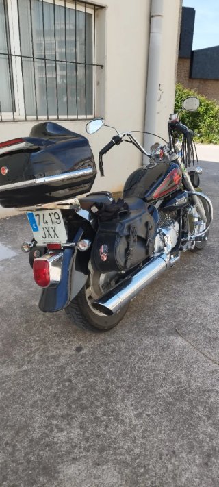 Hyosung Aquila 250 GV Cruiser Negra/Roja