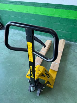 Transpaleta manual Yale A403 2.500kg nueva