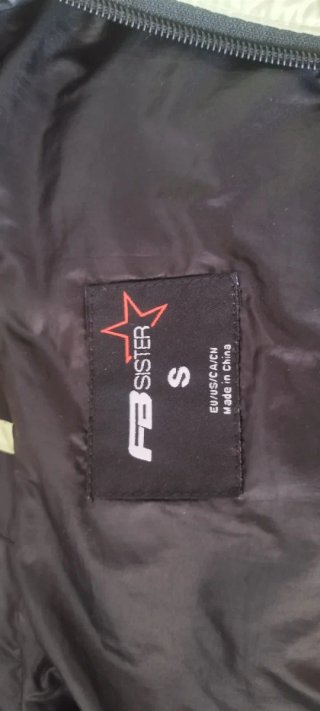 Anorak sintético pistacho con capucha