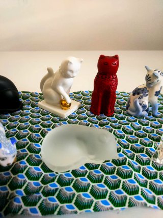 Set di 7 figure di gatti della collezione Curious Cats di Franklin Mint