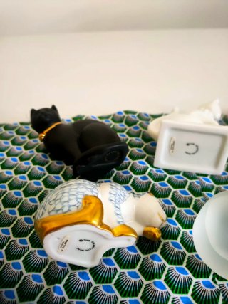 Set di 7 figure di gatti della collezione Curious Cats di Franklin Mint