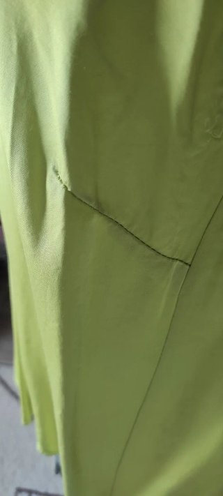 Blusa lencera verde con encaje
