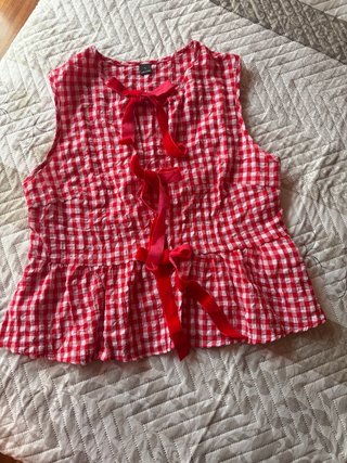 Blusa cuadros rojos y blancos