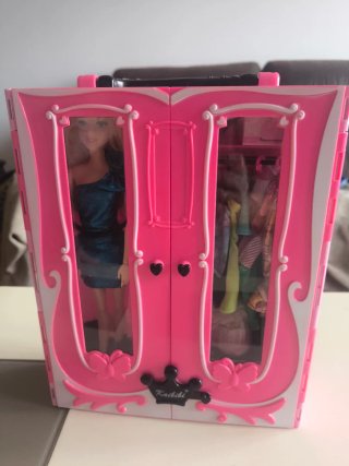 Vestidor Barbie con Muñeca