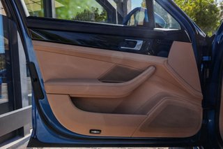 Porsche Panamera 4 E-HYBRID