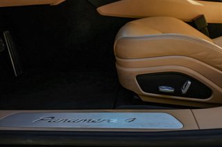 Porsche Panamera 4 E-HYBRID