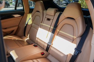 Porsche Panamera 4 E-HYBRID