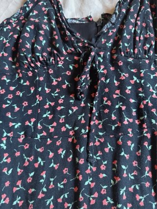 Vestido floral negro y rosa